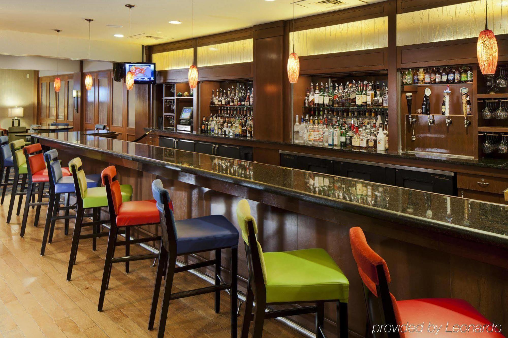 Doubletree By Hilton Norwalk Hotel Restaurant photo